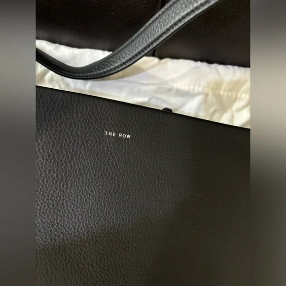 New the row Large N/S Park Tote Bag in Leather - Picture 5 of 6